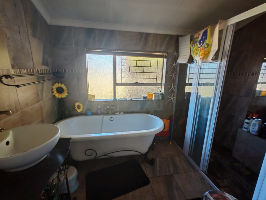 4 Bedroom Property for Sale in Vaalpark Free State